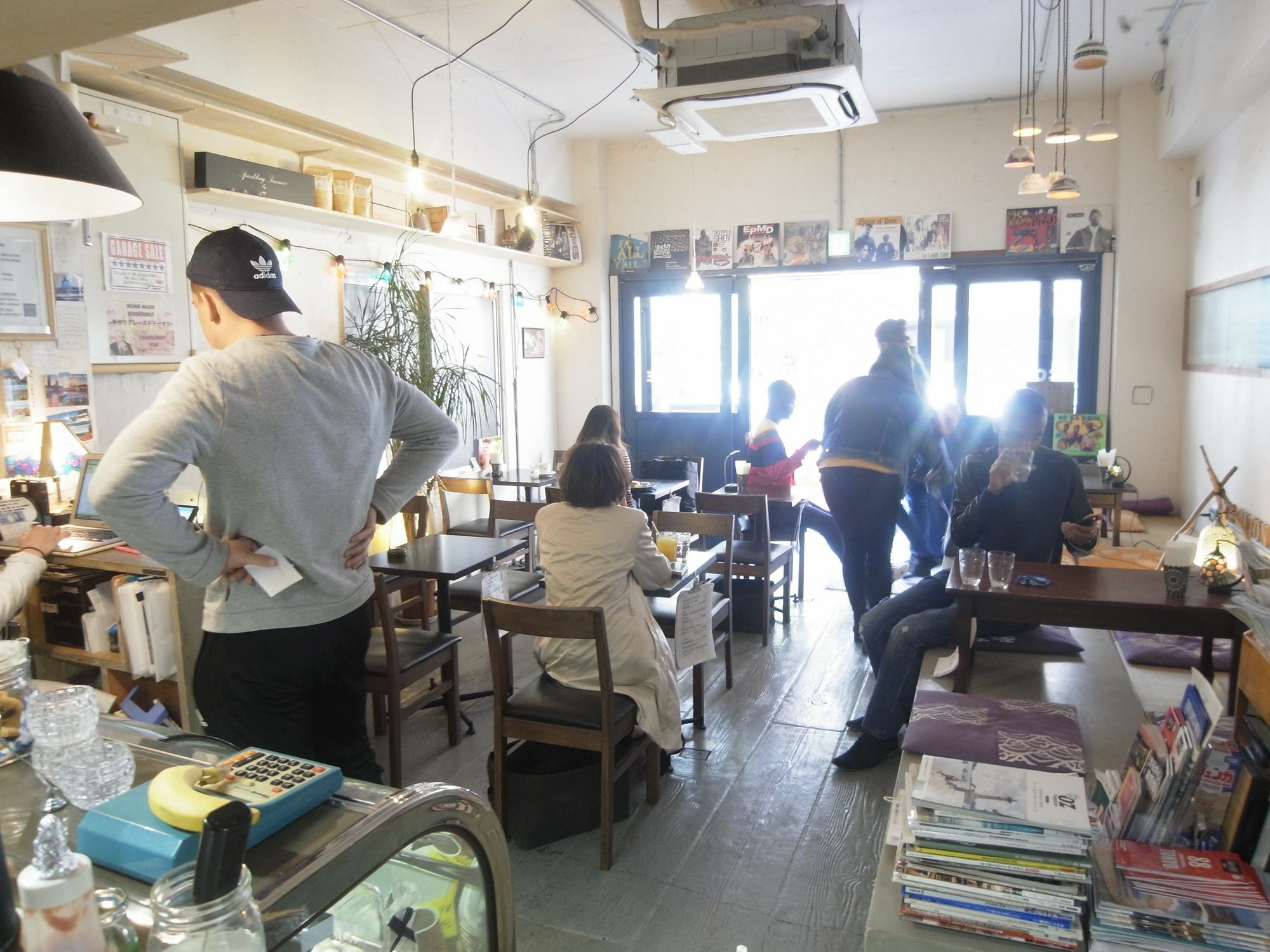 Zabutton Hostel And Coffee Tokyo Exterior photo